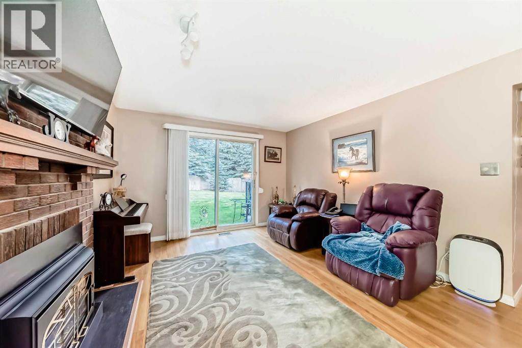 983 Woodbine Boulevard Sw, Calgary, Alberta  T2W 4A7 - Photo 12 - A2255928