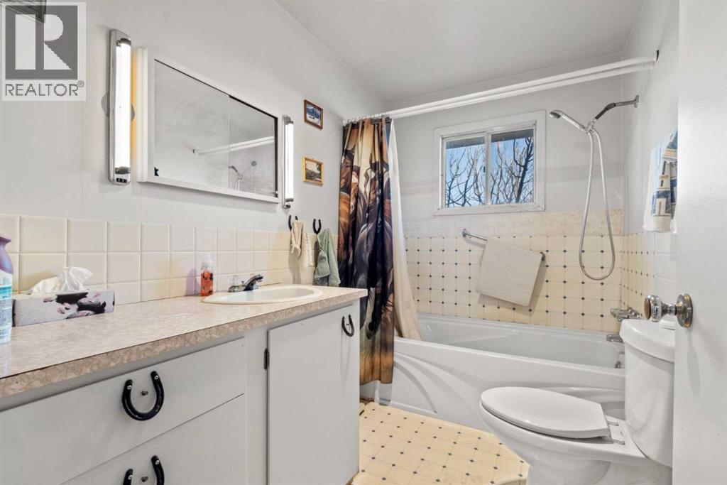 115041 Sharples Bottom Rd, Claresholm, Alberta  T0L 0T0 - Photo 15 - A2258263