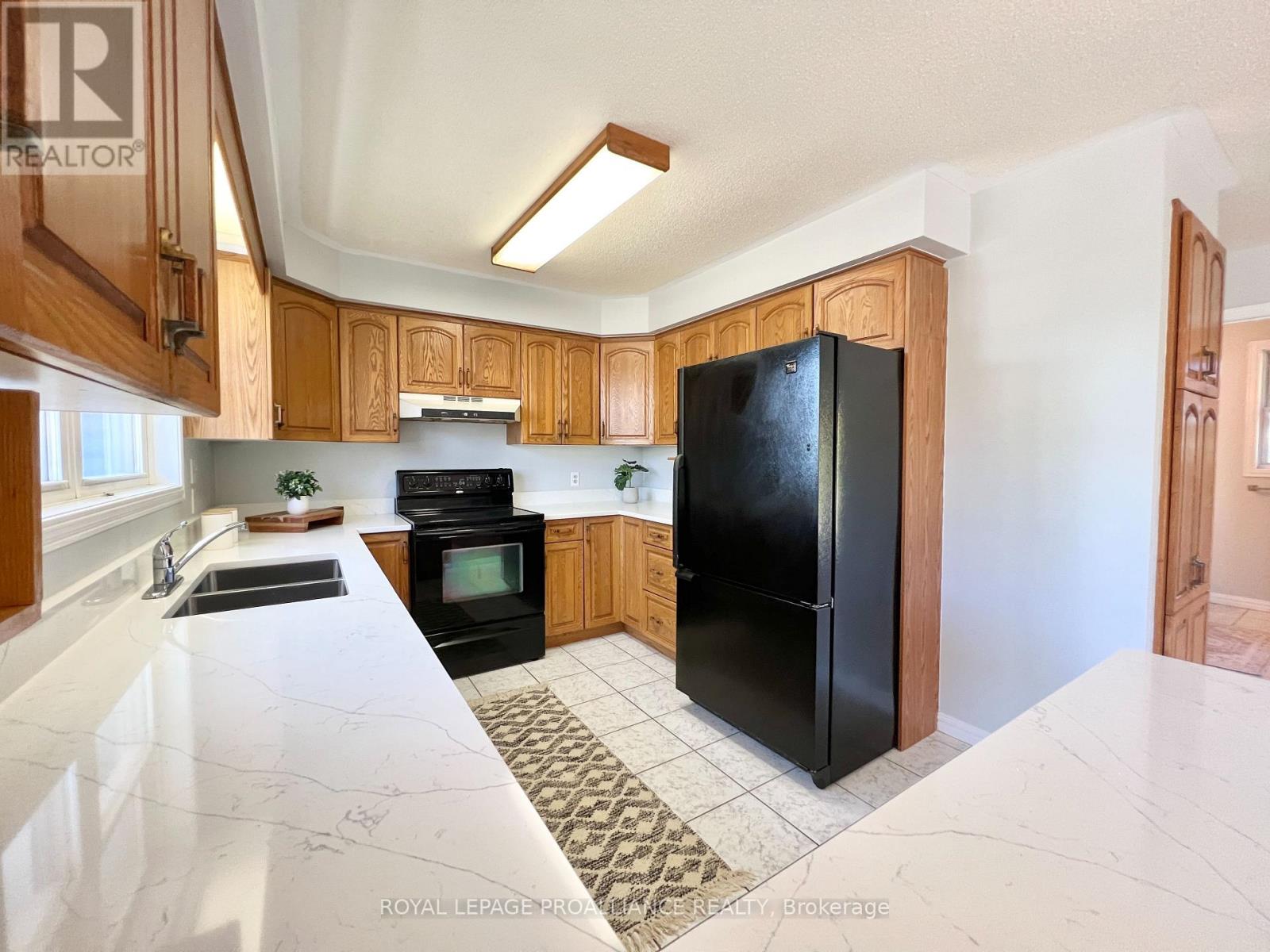 444 County Road 19, Prince Edward County (Ameliasburg Ward), Ontario  K0K 1A0 - Photo 8 - X12446929