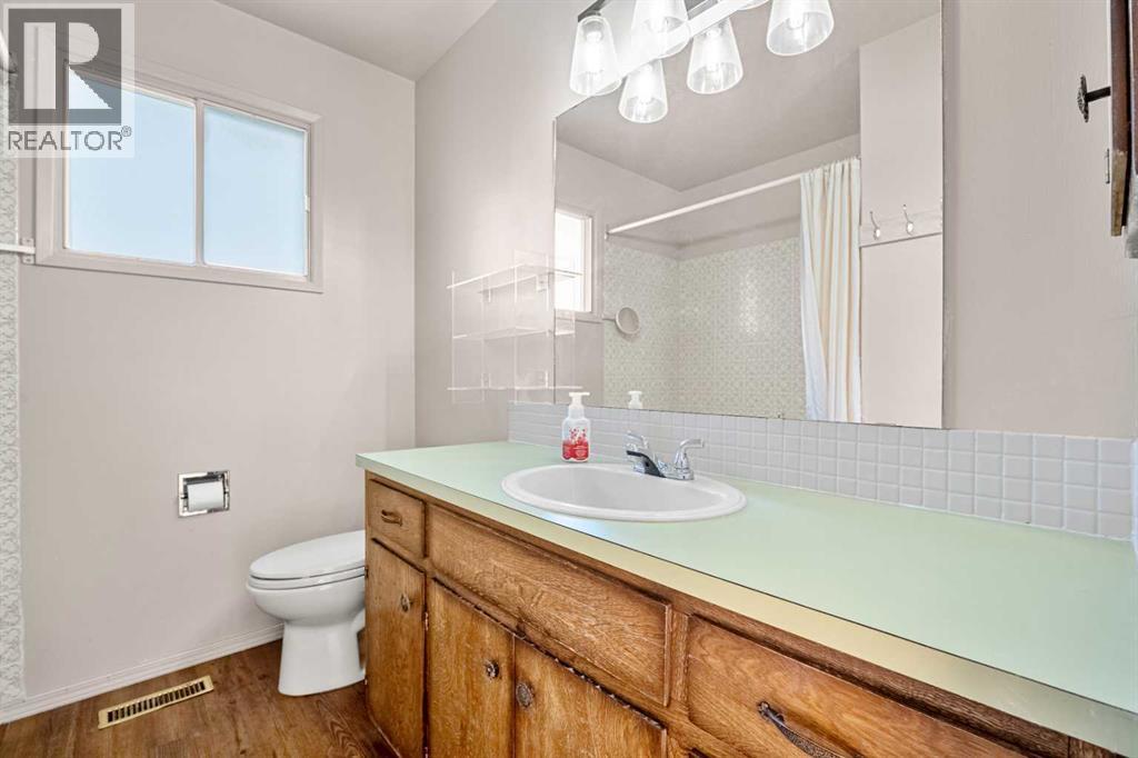 344 Parkland Way Se, Calgary, Alberta  T2J 4L2 - Photo 28 - A2258580