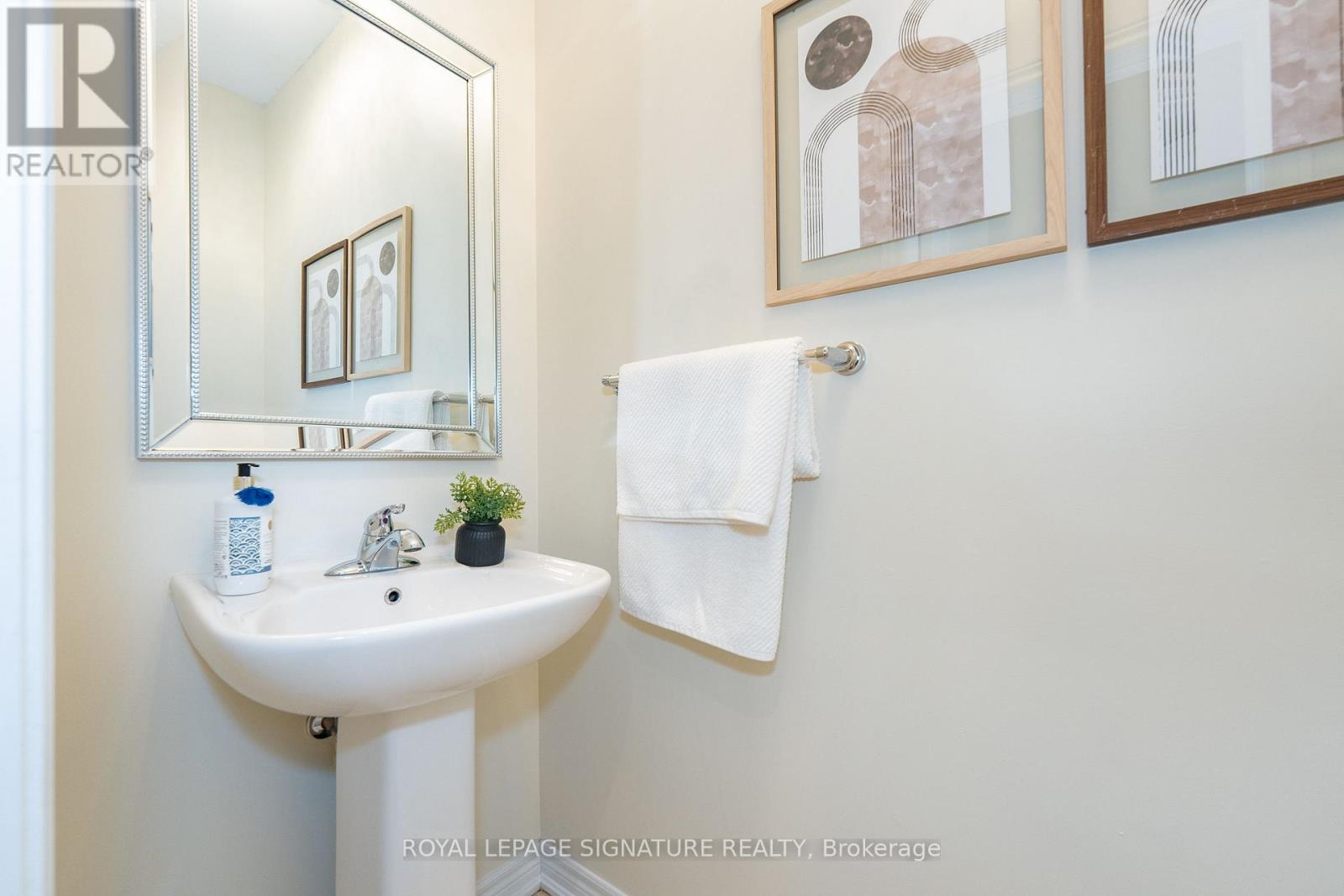 68 Lady Angela Lane, Vaughan, Ontario  L6A 4S7 - Photo 13 - N12446712
