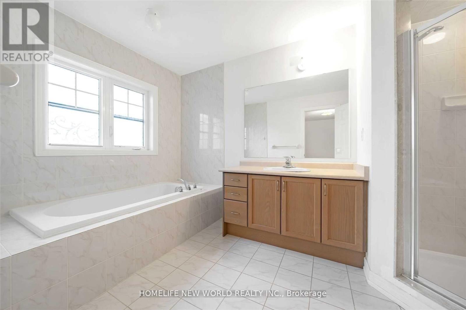 121 Christian Ritter Drive, Markham, Ontario  L6C 0V8 - Photo 12 - N12446718
