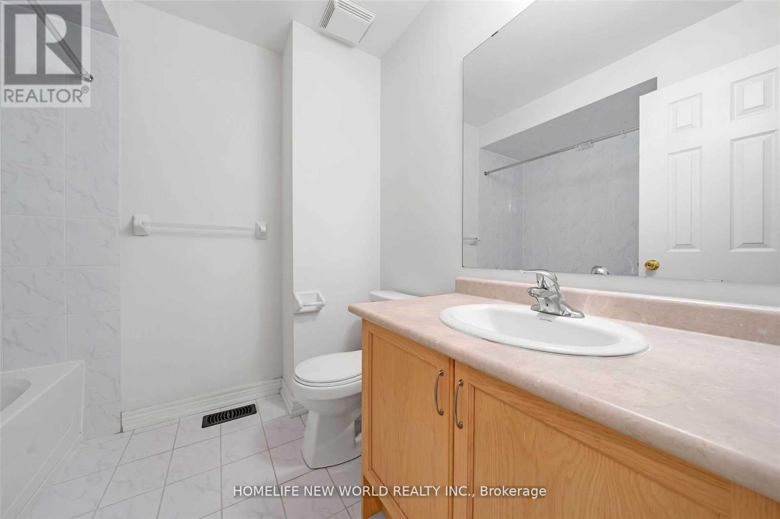 121 Christian Ritter Drive, Markham, Ontario  L6C 0V8 - Photo 16 - N12446718