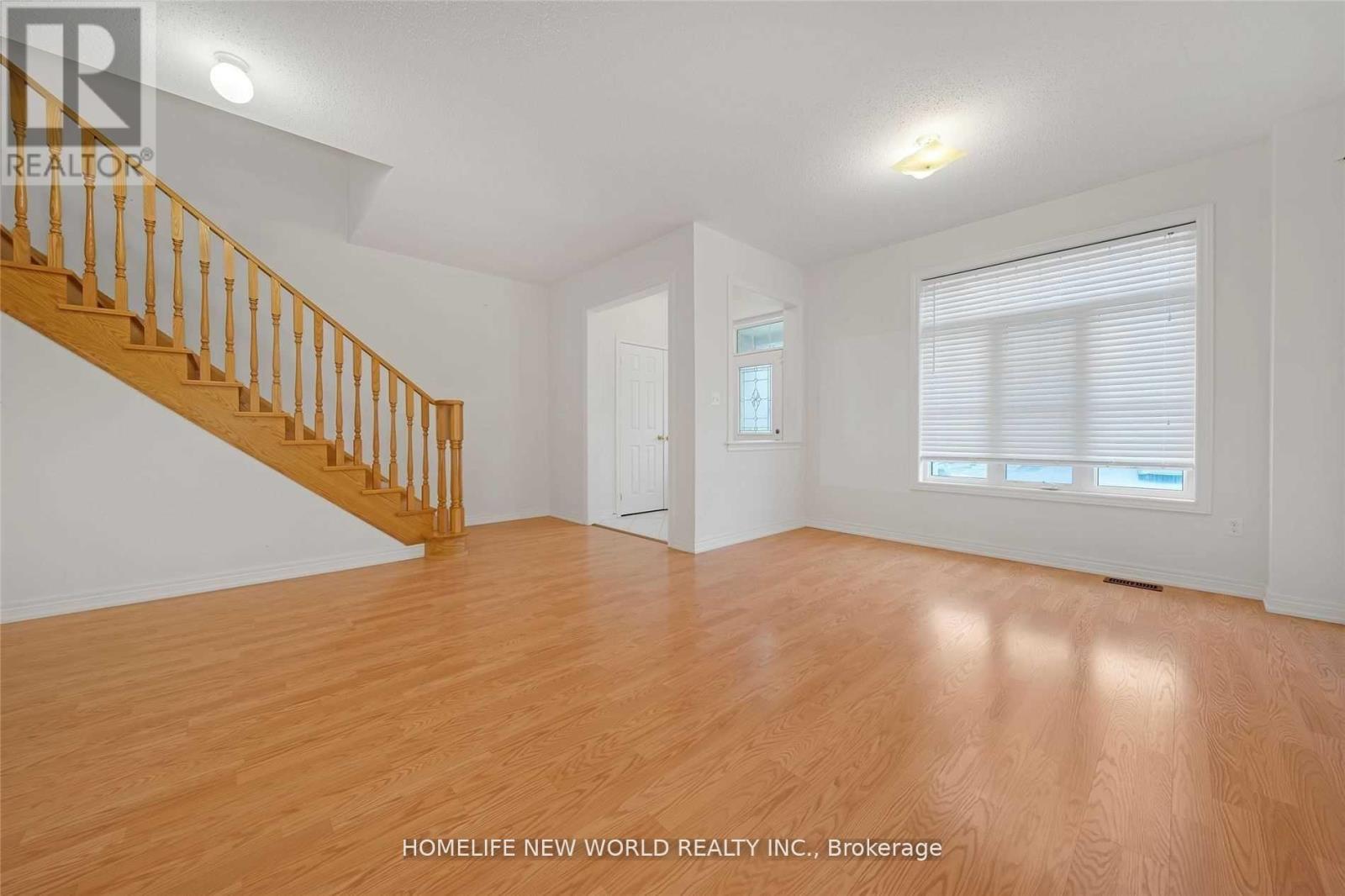 121 Christian Ritter Drive, Markham, Ontario  L6C 0V8 - Photo 2 - N12446718