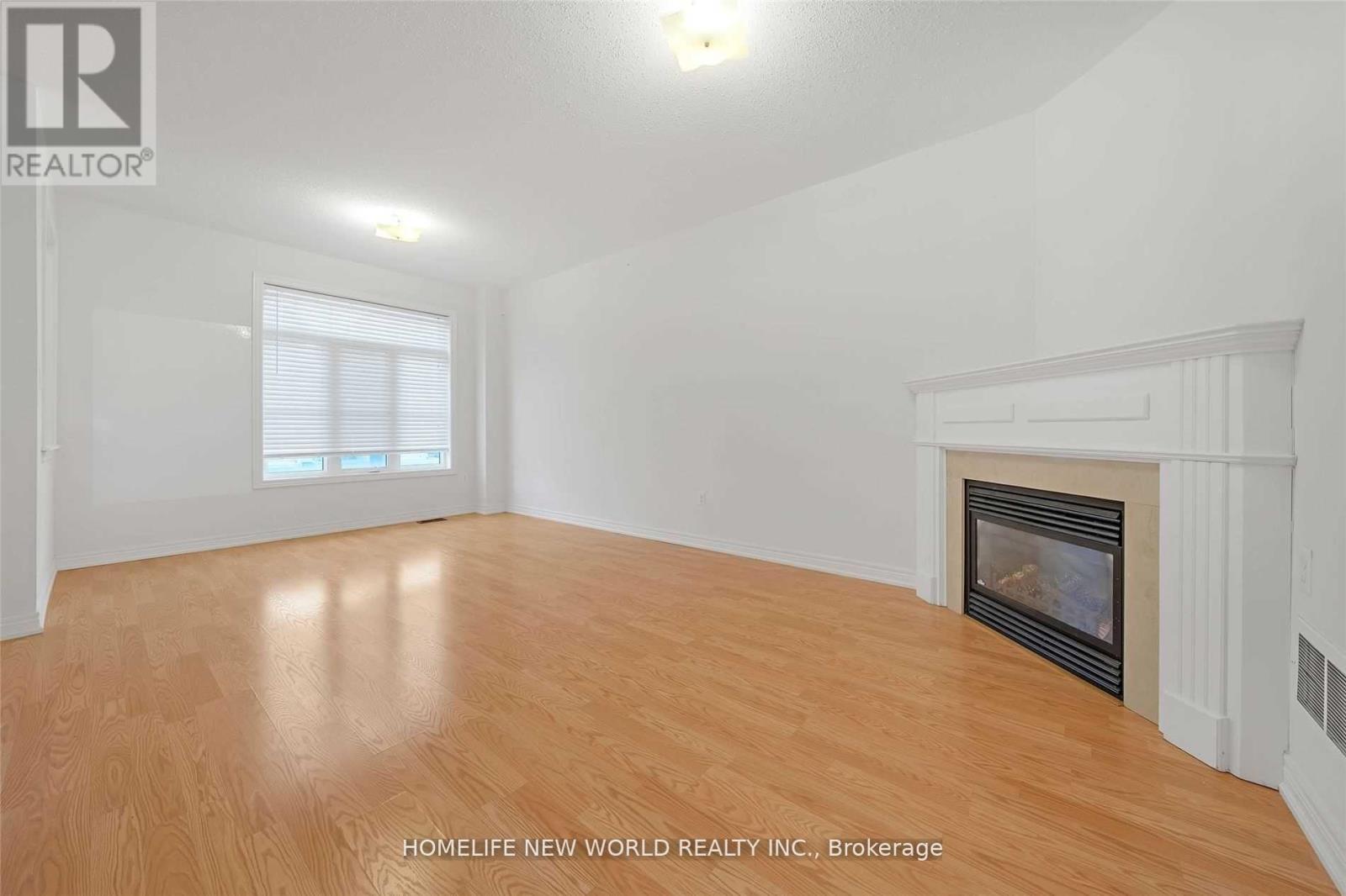 121 Christian Ritter Drive, Markham, Ontario  L6C 0V8 - Photo 4 - N12446718