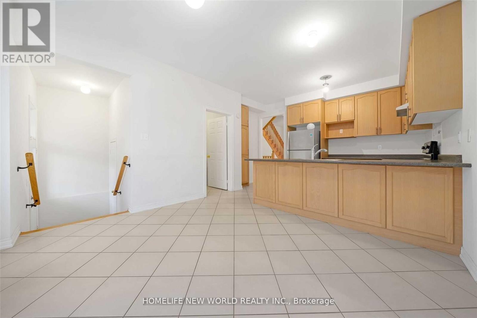 121 Christian Ritter Drive, Markham, Ontario  L6C 0V8 - Photo 7 - N12446718