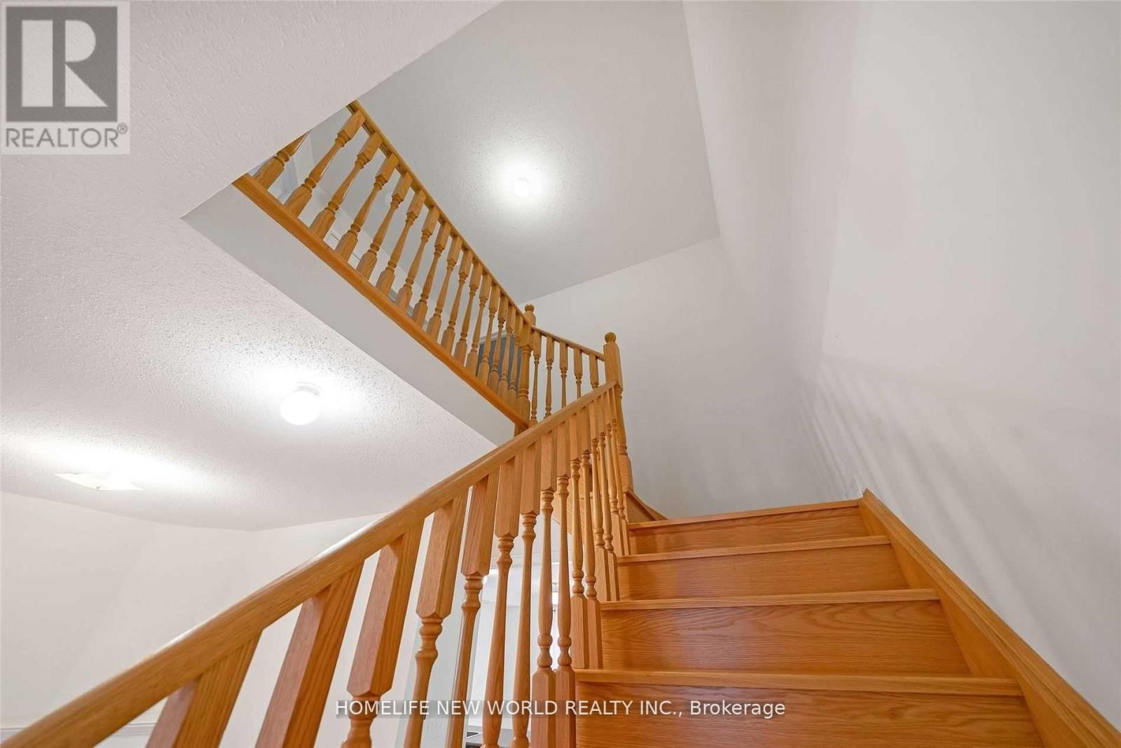 121 Christian Ritter Drive, Markham, Ontario  L6C 0V8 - Photo 9 - N12446718