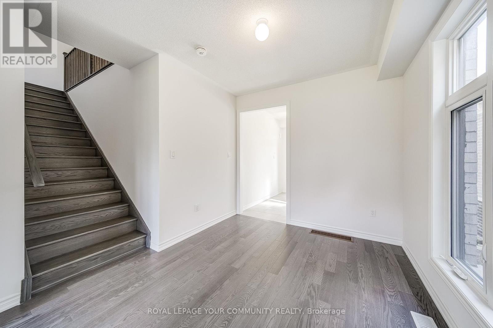 22 Sam Battaglia Crescent, Georgina, Ontario  L0E 1R0 - Photo 10 - N12446721