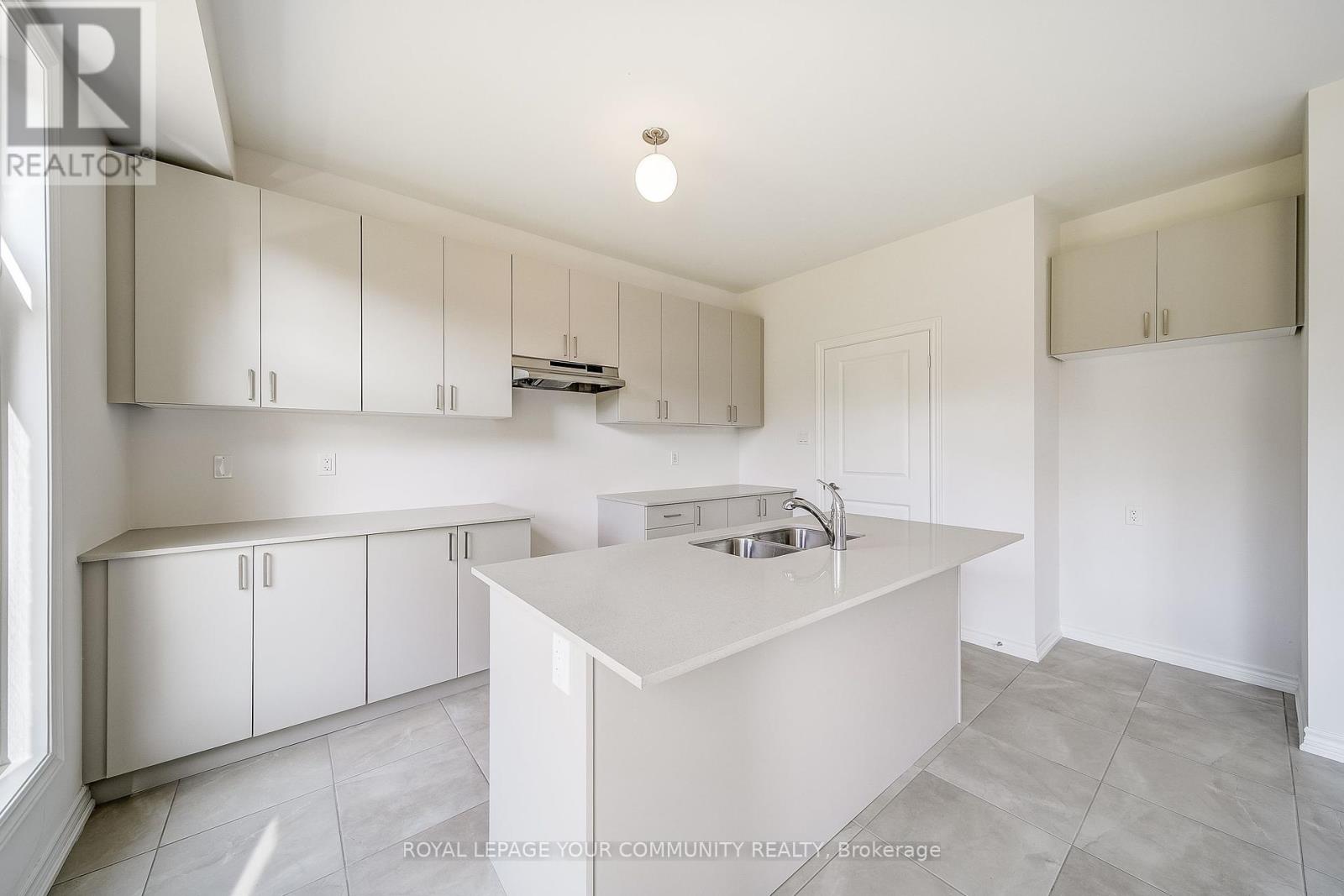 22 Sam Battaglia Crescent, Georgina, Ontario  L0E 1R0 - Photo 18 - N12446721