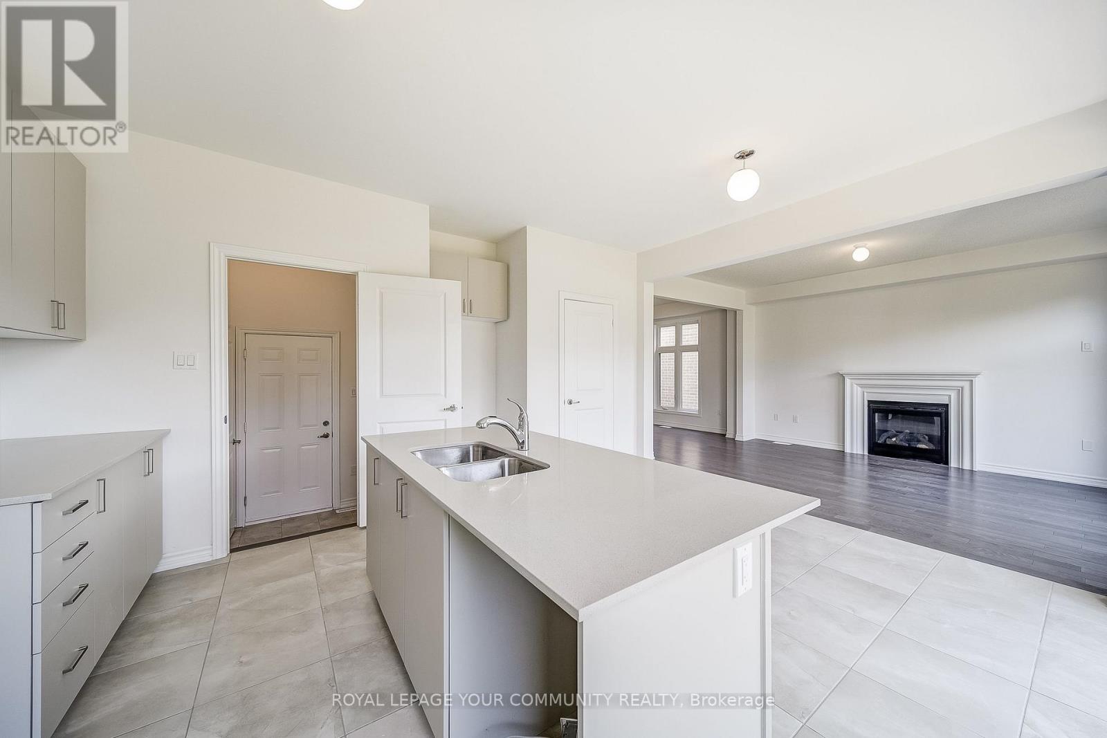 22 Sam Battaglia Crescent, Georgina, Ontario  L0E 1R0 - Photo 19 - N12446721