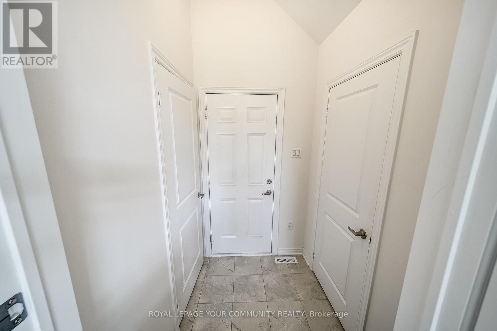 22 Sam Battaglia Crescent, Georgina, Ontario  L0E 1R0 - Photo 22 - N12446721