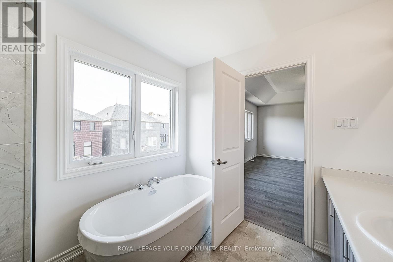 22 Sam Battaglia Crescent, Georgina, Ontario  L0E 1R0 - Photo 28 - N12446721