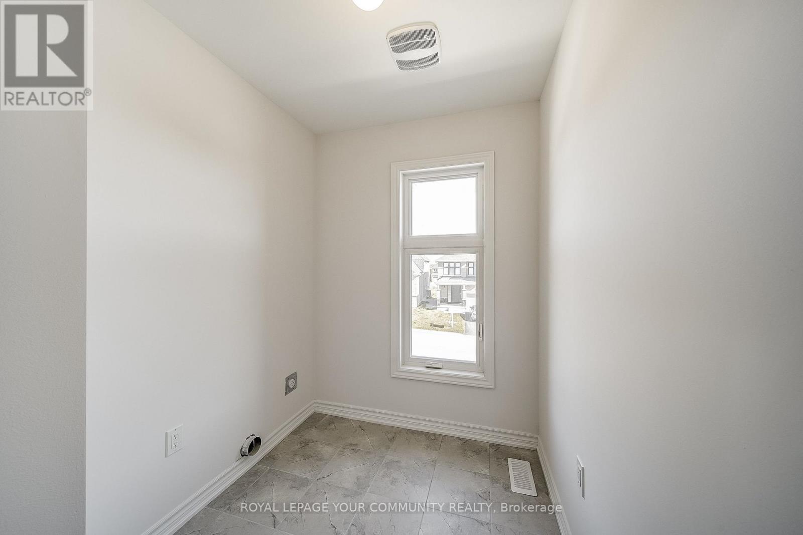 22 Sam Battaglia Crescent, Georgina, Ontario  L0E 1R0 - Photo 33 - N12446721