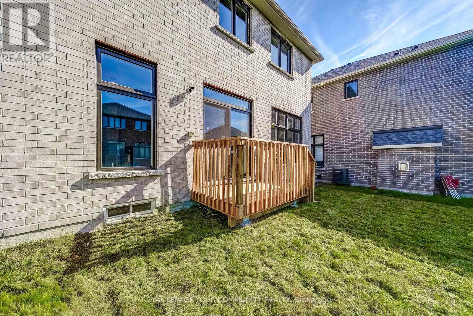 22 Sam Battaglia Crescent, Georgina, Ontario  L0E 1R0 - Photo 39 - N12446721