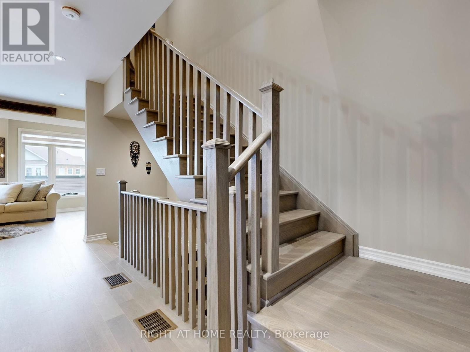279 Moody Drive, Vaughan, Ontario  L4H 3N5 - Photo 18 - N12446726