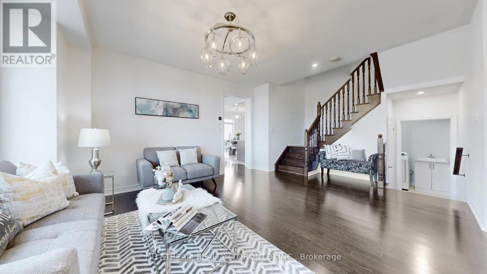 43 Eastgrove Square E, East Gwillimbury, Ontario  L9N 0R3 - Photo 10 - N12446774