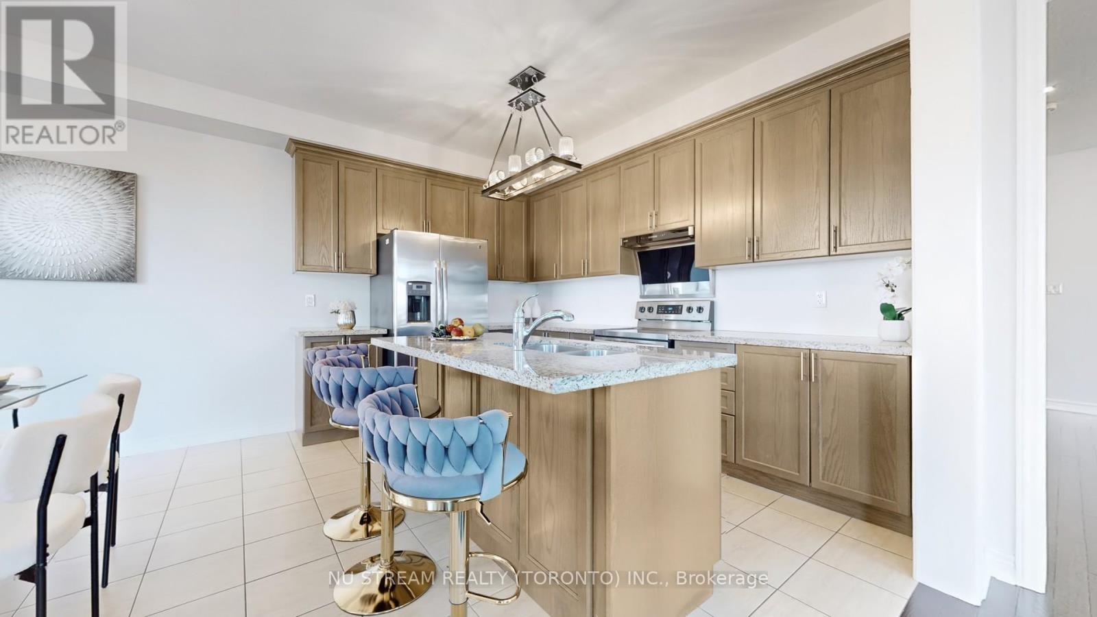 43 Eastgrove Square E, East Gwillimbury, Ontario  L9N 0R3 - Photo 12 - N12446774