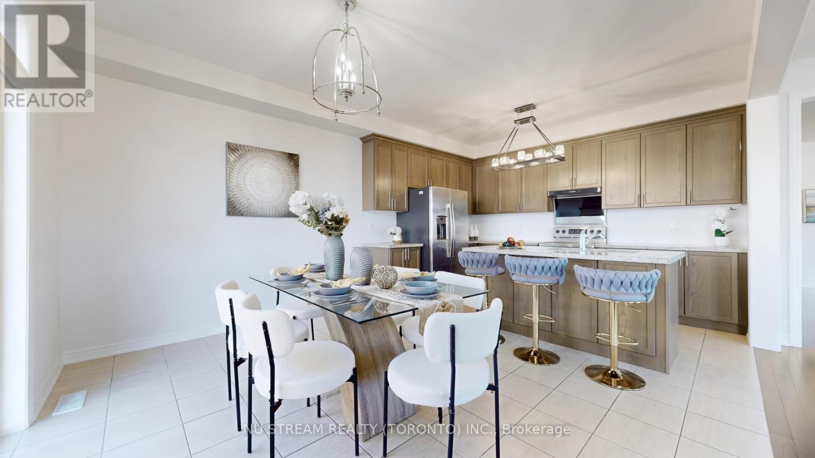 43 Eastgrove Square E, East Gwillimbury, Ontario  L9N 0R3 - Photo 14 - N12446774