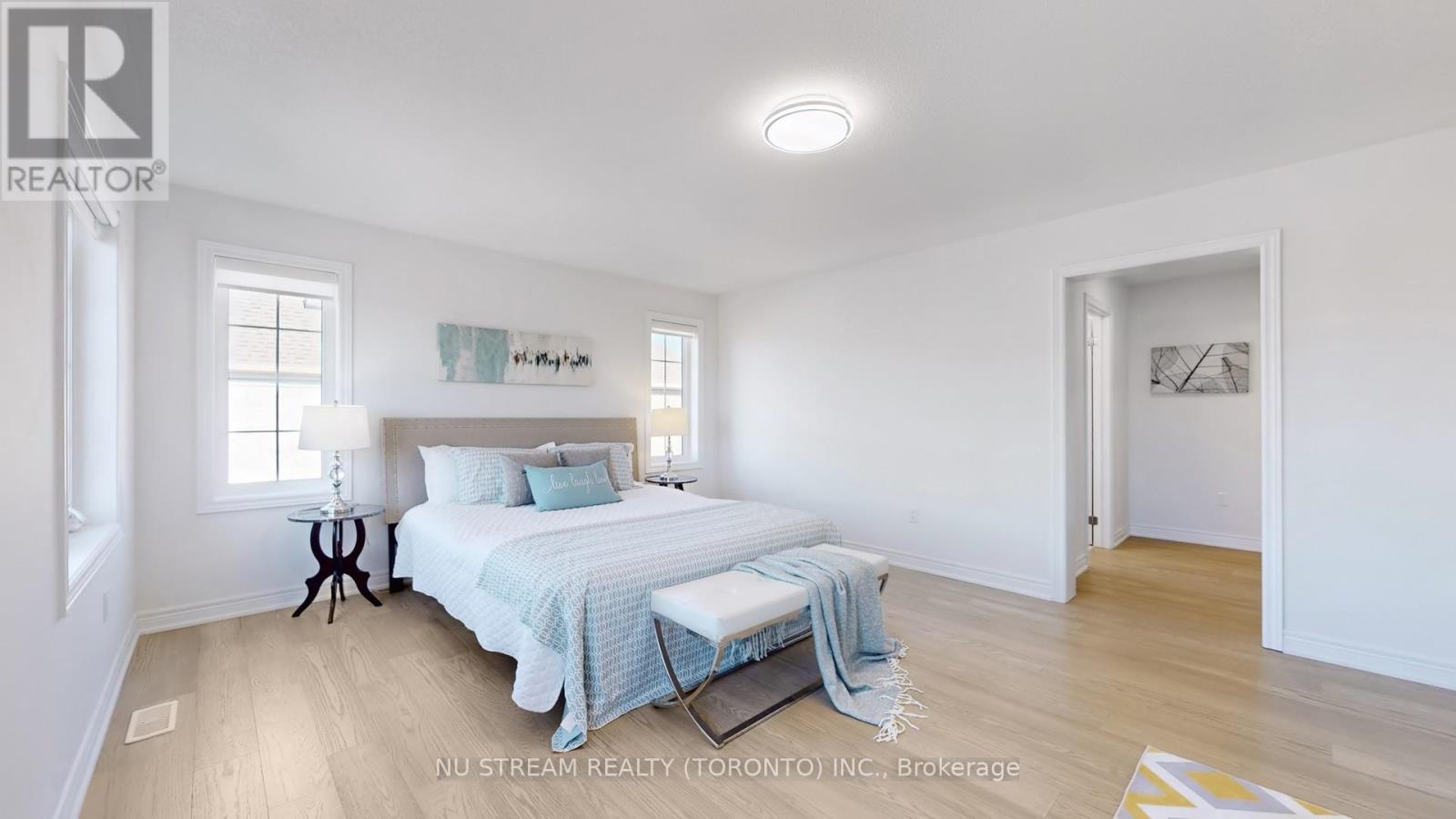 43 Eastgrove Square E, East Gwillimbury, Ontario  L9N 0R3 - Photo 18 - N12446774