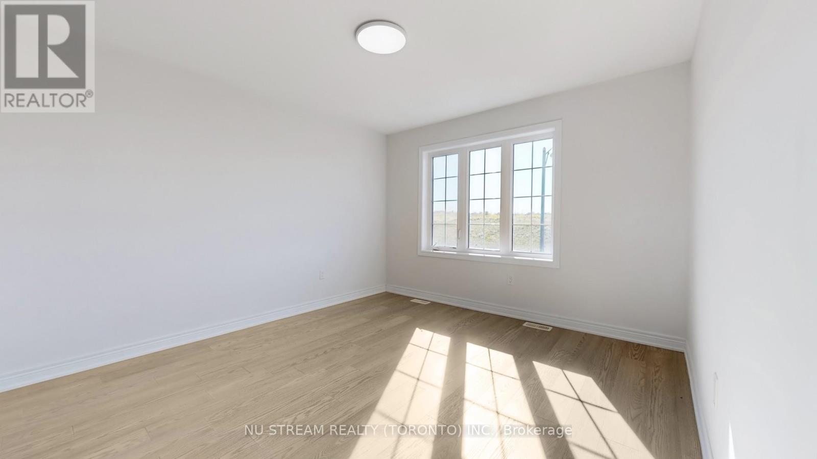 43 Eastgrove Square E, East Gwillimbury, Ontario  L9N 0R3 - Photo 26 - N12446774