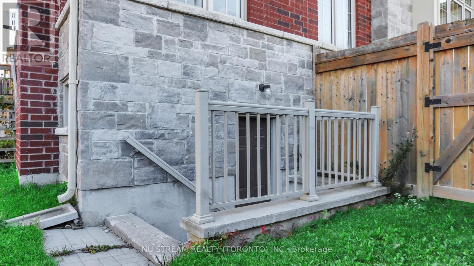 43 Eastgrove Square E, East Gwillimbury, Ontario  L9N 0R3 - Photo 30 - N12446774