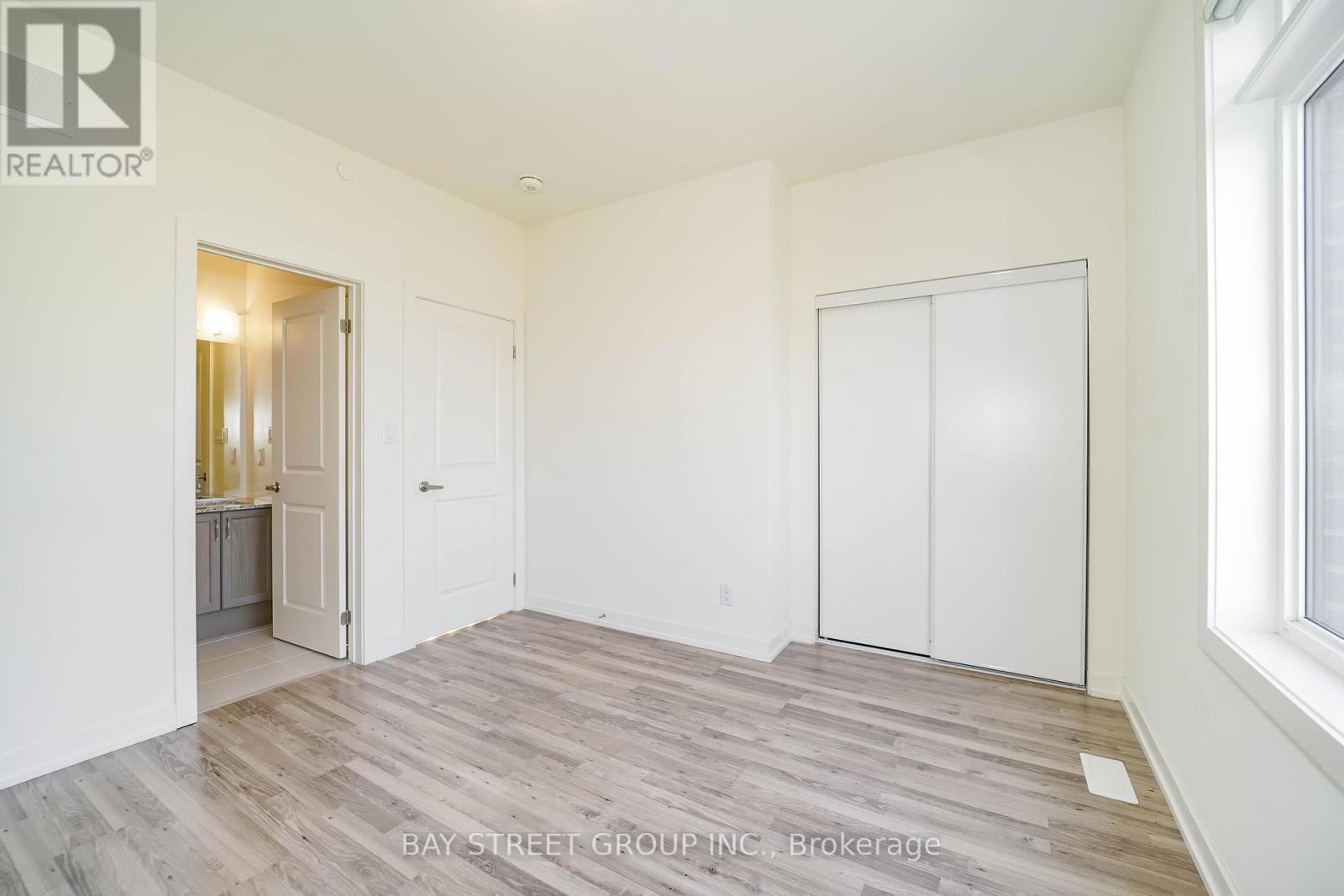 10 - 370 Red Maple Road, Richmond Hill, Ontario  L4C 5T4 - Photo 37 - N12446776