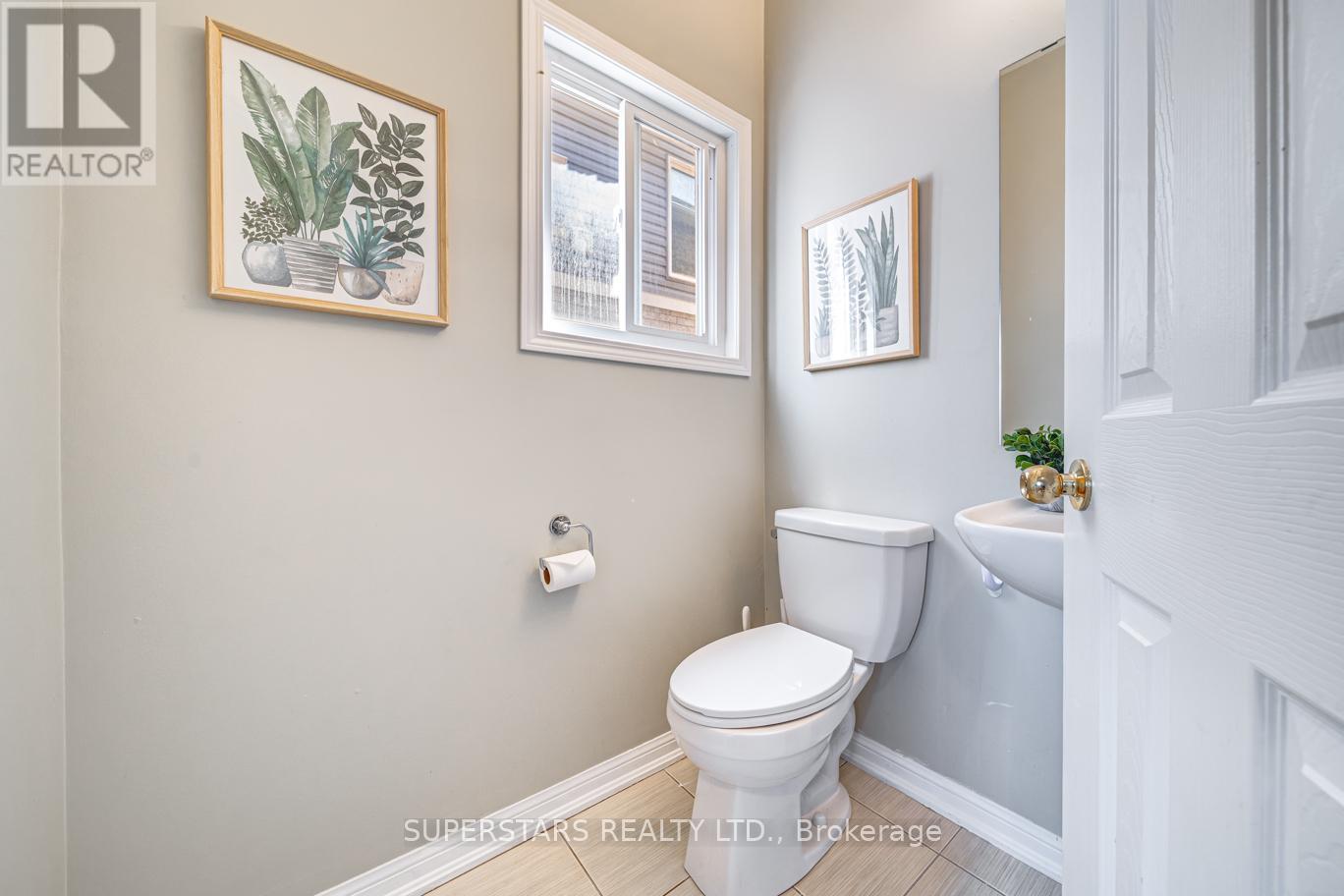 46 Majesty Boulevard, Barrie, Ontario  L4M 0E4 - Photo 14 - S12446747