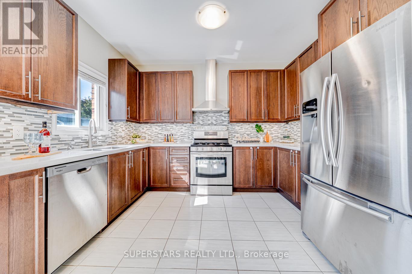 46 Majesty Boulevard, Barrie, Ontario  L4M 0E4 - Photo 7 - S12446747