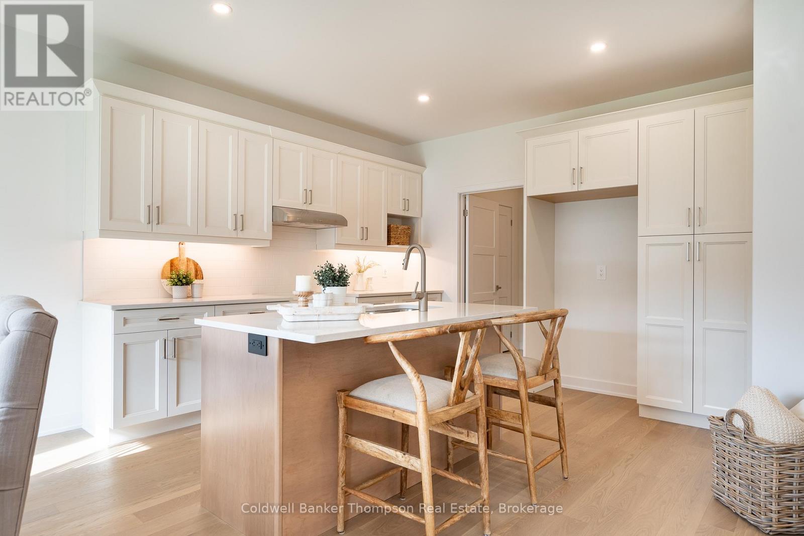 16 Eaglecrest Avenue, Huntsville, Ontario  P1H 0G5 - Photo 14 - X12424760