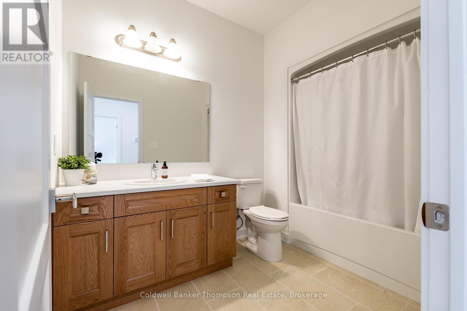 16 Eaglecrest Avenue, Huntsville, Ontario  P1H 0G5 - Photo 9 - X12424760