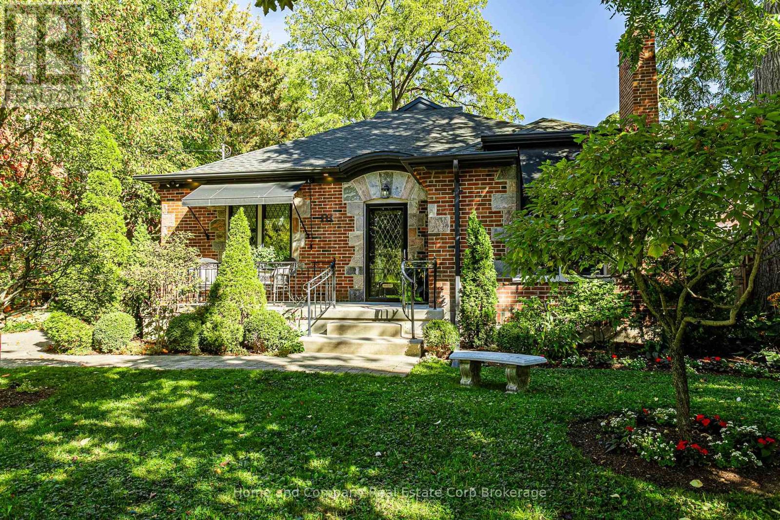 111 Queen Street, Stratford, Ontario  N5A 4N2 - Photo 2 - X12446935
