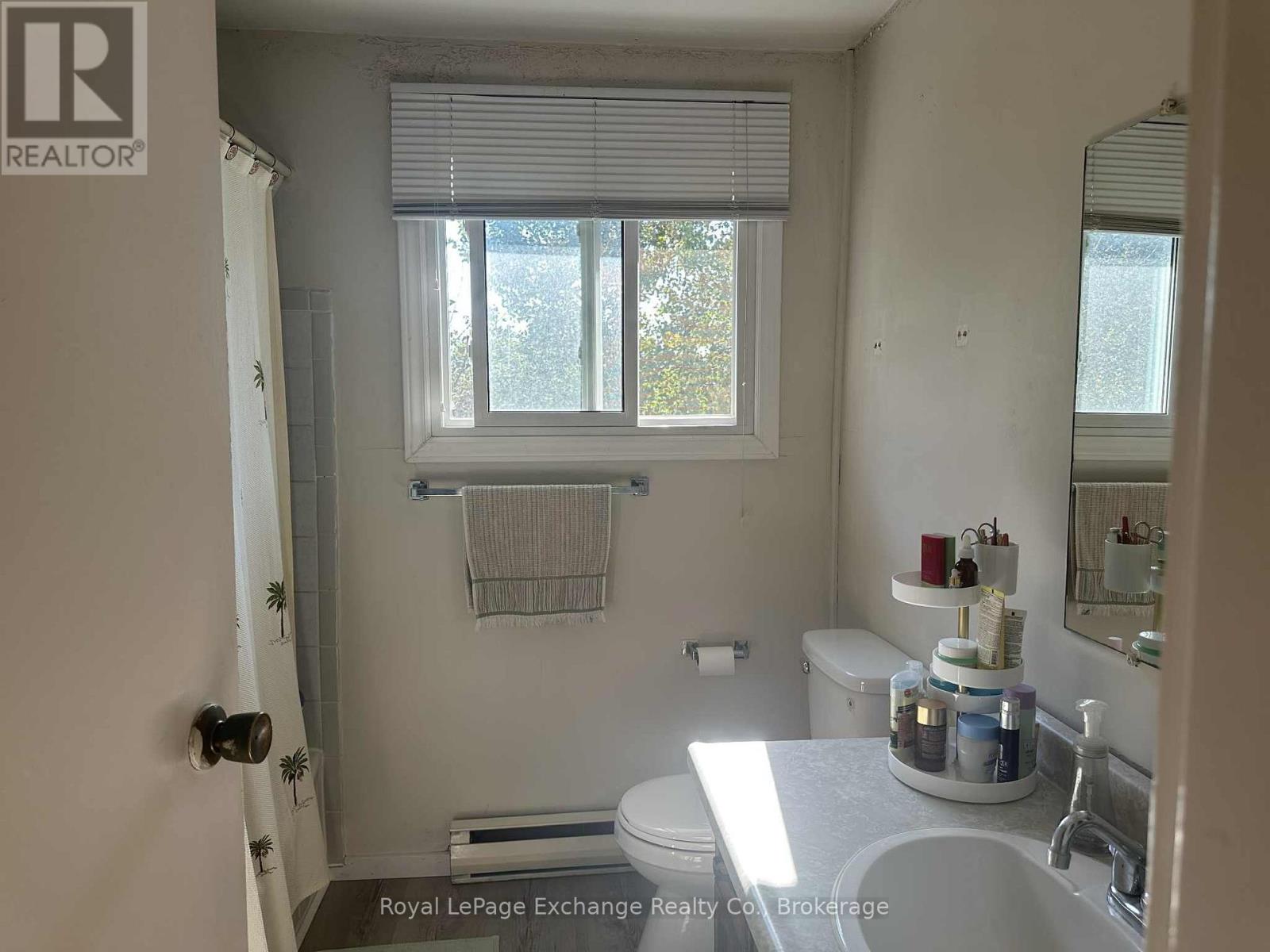 755 Walsh Street, Kincardine, Ontario  N2Z 1R2 - Photo 6 - X12446964