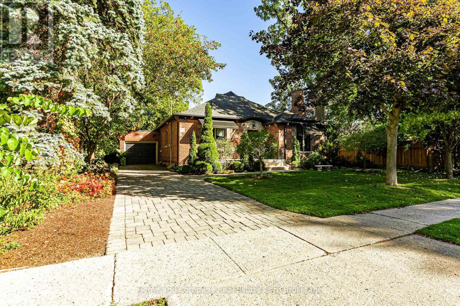 111 Queen Street, Stratford, Ontario  N5A 4N2 - Photo 4 - X12446935