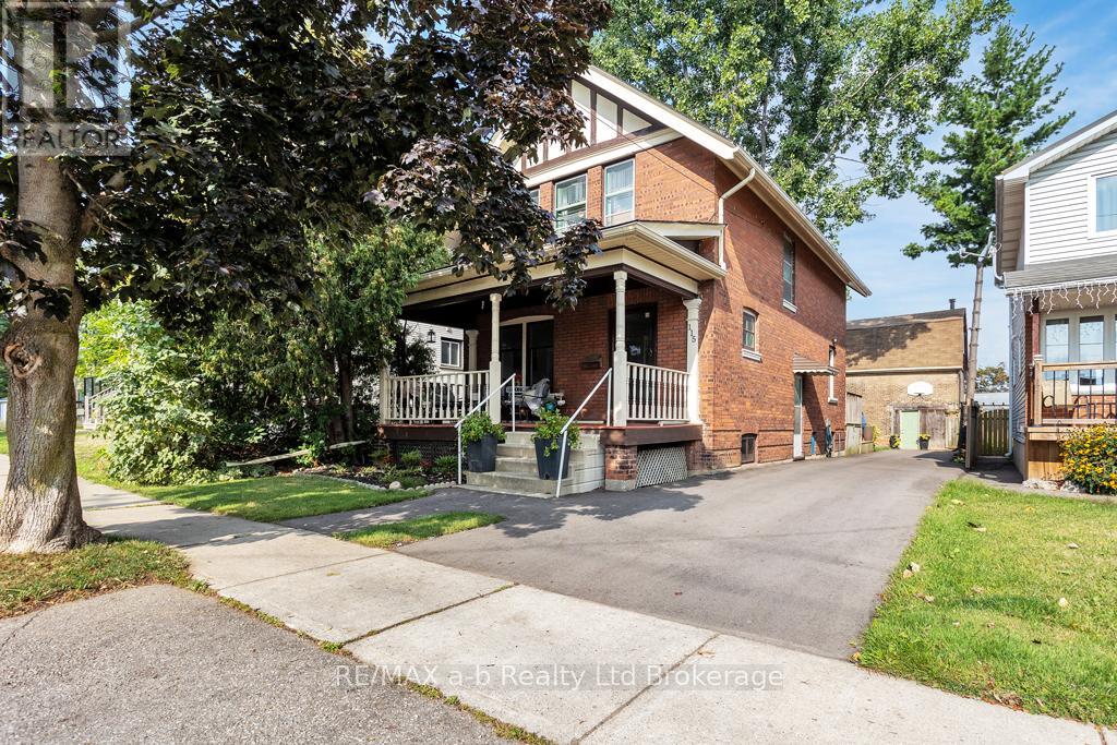 115 WINNIETT STREET, Brant, Ontario