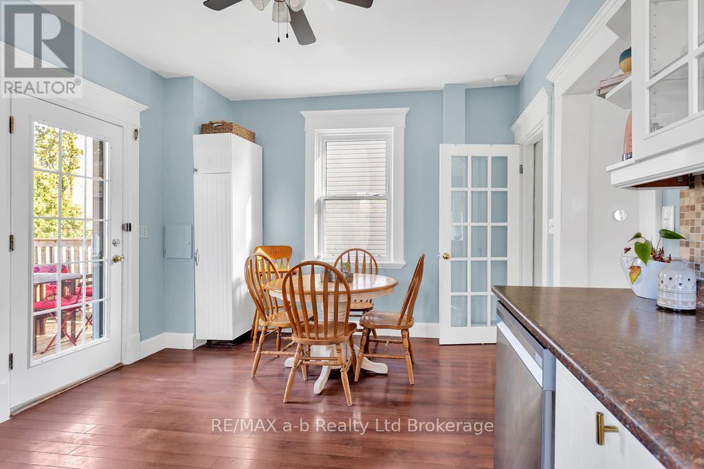 115 Winniett Street, Brant, Ontario  N3T 1N1 - Photo 14 - X12446911
