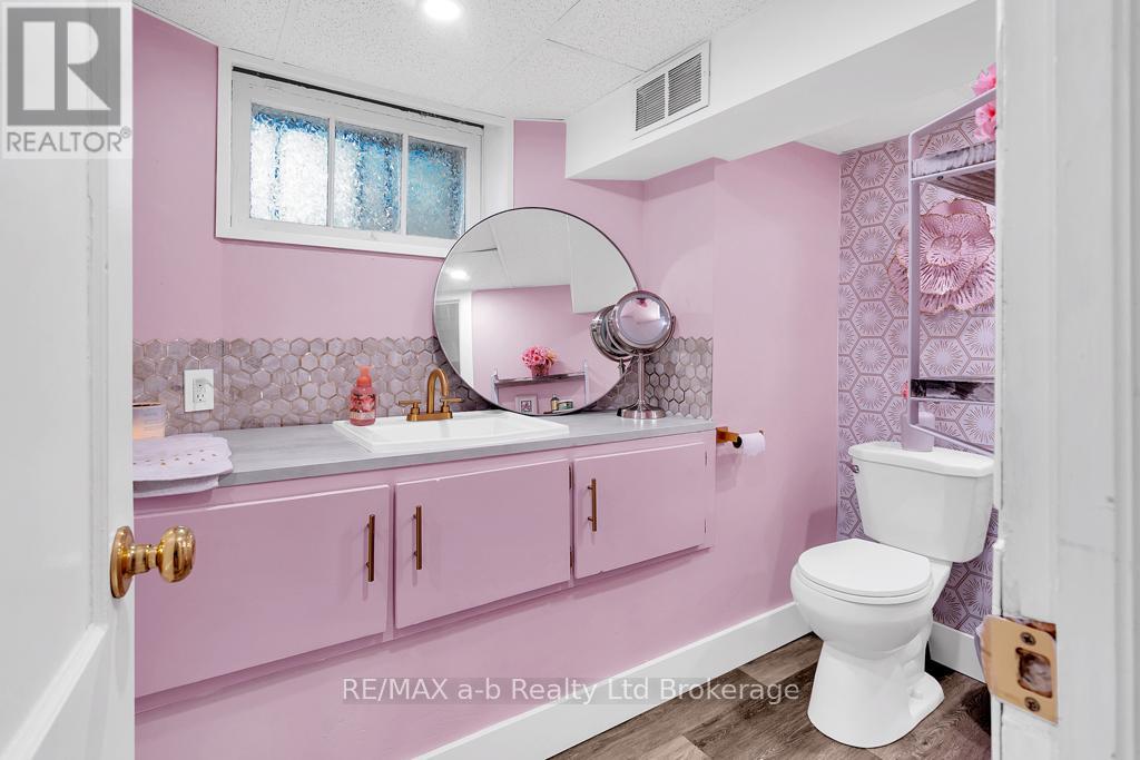 115 Winniett Street, Brant, Ontario  N3T 1N1 - Photo 20 - X12446911