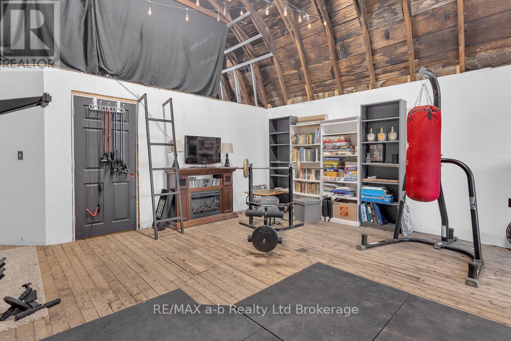 115 Winniett Street, Brant, Ontario  N3T 1N1 - Photo 32 - X12446911