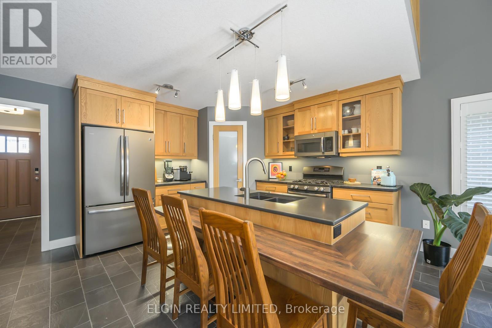 8 Deerfield Court, St. Thomas, Ontario  N5P 0B8 - Photo 12 - X12437209