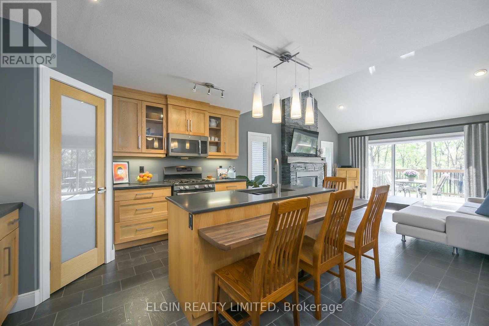 8 Deerfield Court, St. Thomas, Ontario  N5P 0B8 - Photo 11 - X12437209