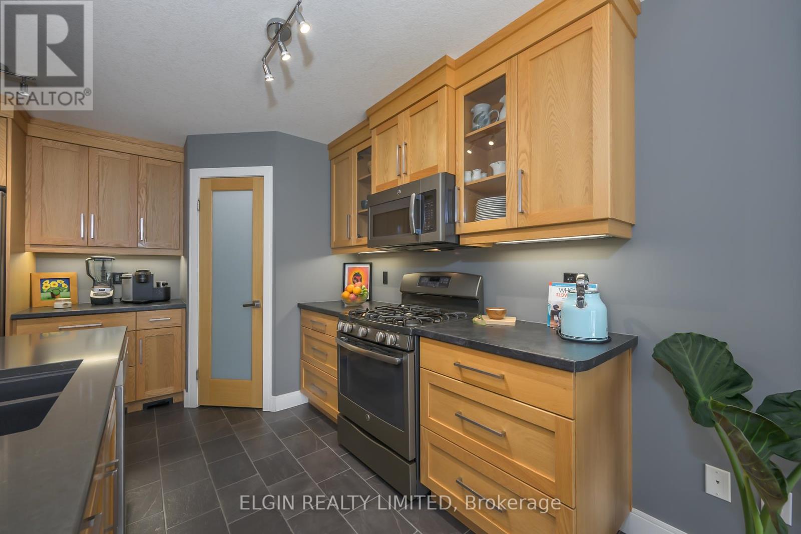 8 Deerfield Court, St. Thomas, Ontario  N5P 0B8 - Photo 17 - X12437209