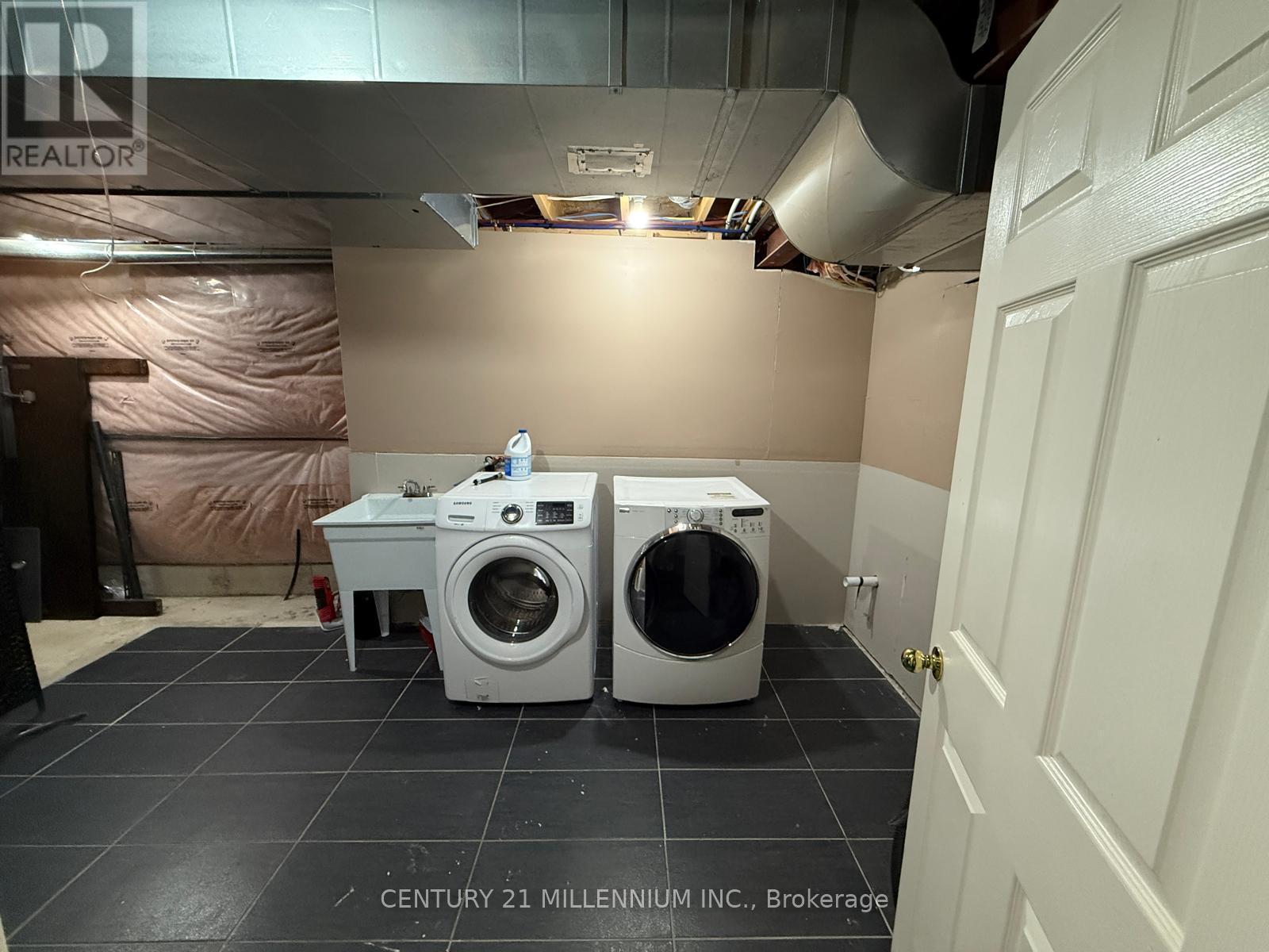 Bsmt - 26 Abbotsbury Drive, Brampton, Ontario  L6X 0S3 - Photo 13 - W12446703