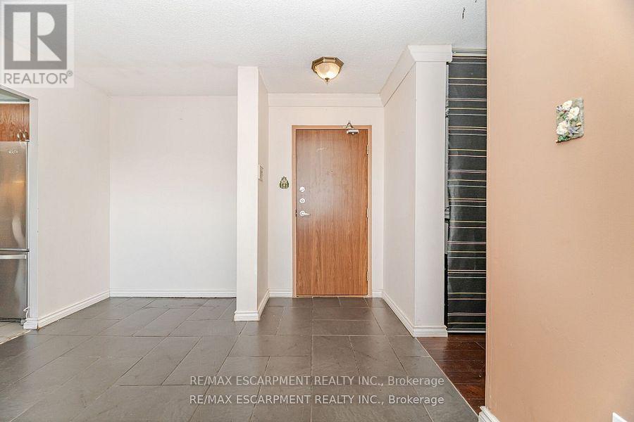 707 - 2301 Derry Road W, Mississauga, Ontario  L5N 2R4 - Photo 5 - W12446724