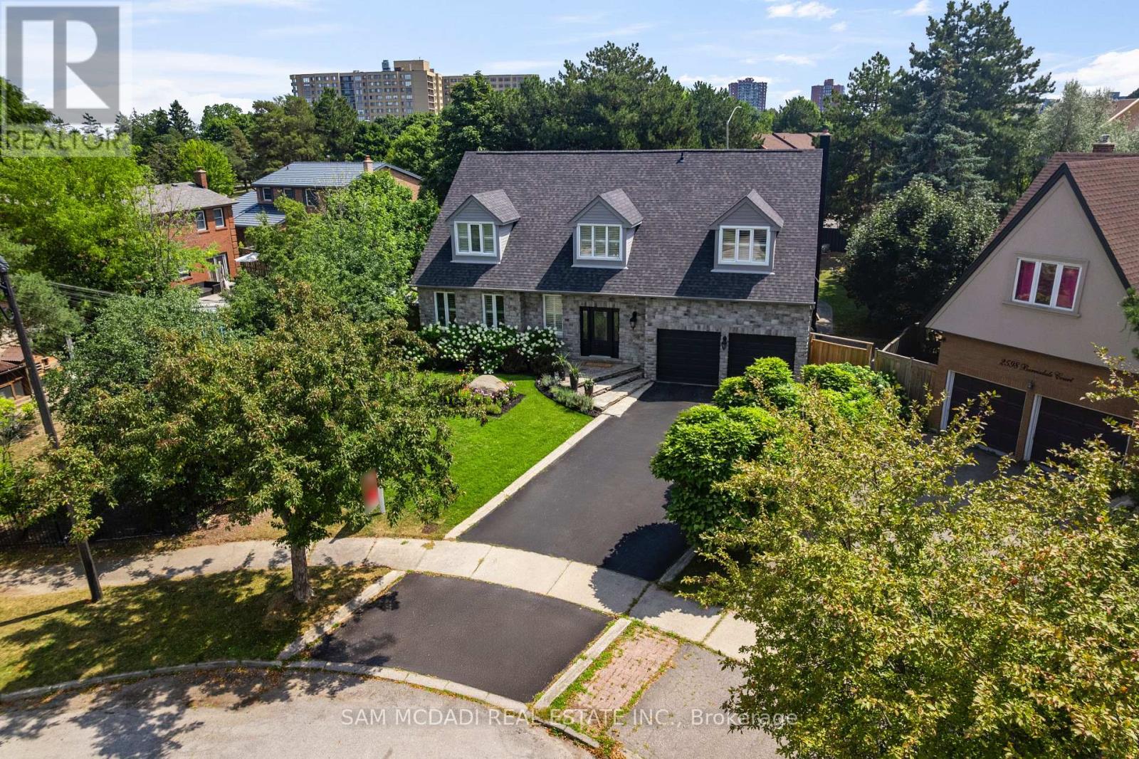 2592 Barrisdale Court, Mississauga, Ontario  L5N 2H2 - Photo 2 - W12446728