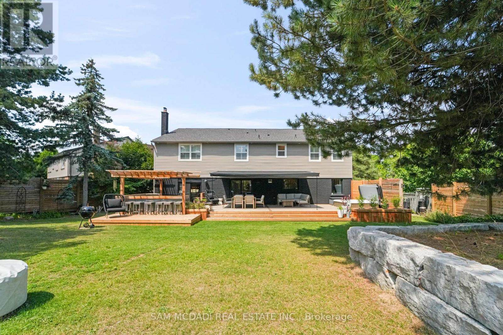 2592 Barrisdale Court, Mississauga, Ontario  L5N 2H2 - Photo 5 - W12446728