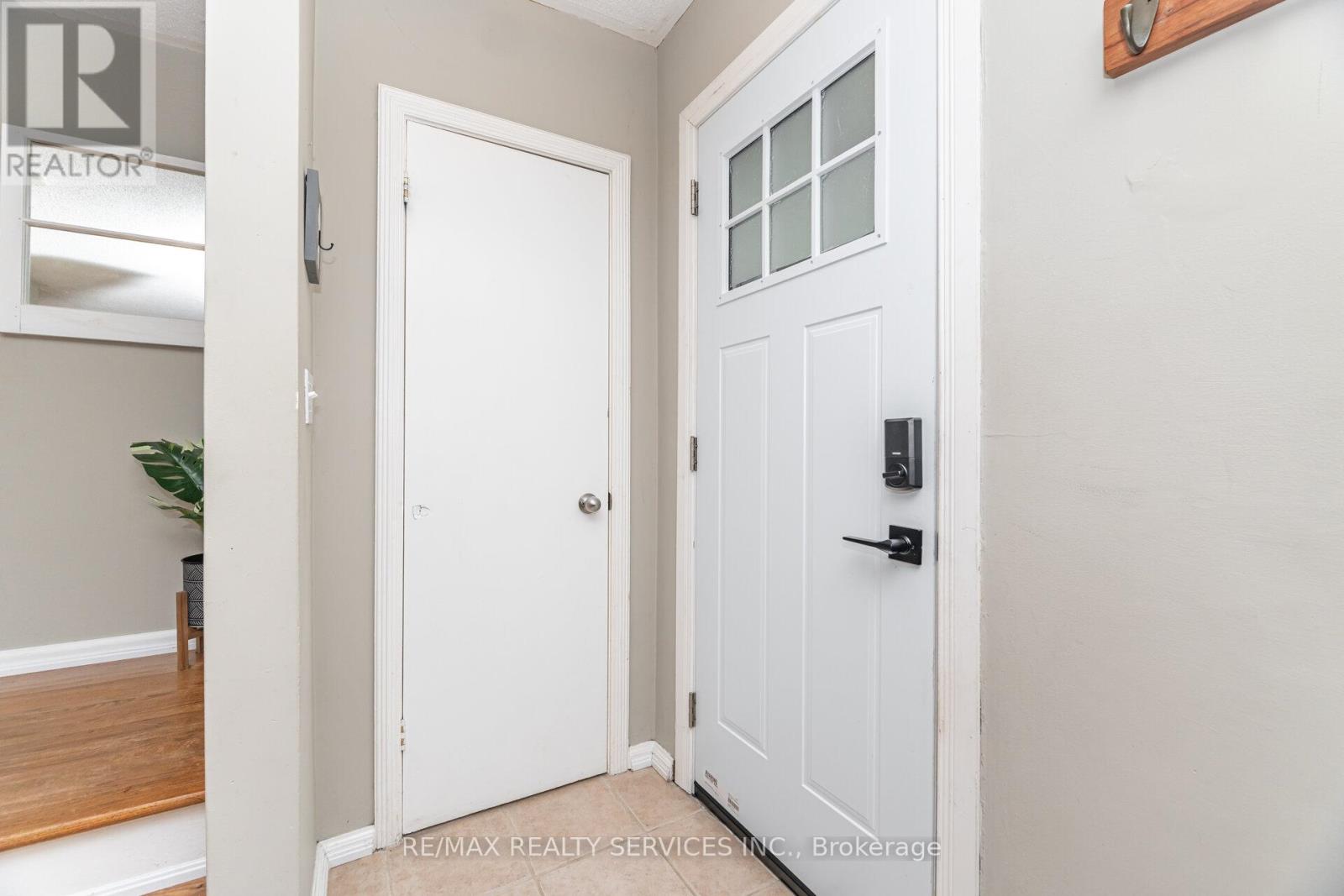 85 Eldomar Avenue, Brampton, Ontario  L6W 1P9 - Photo 7 - W12446735