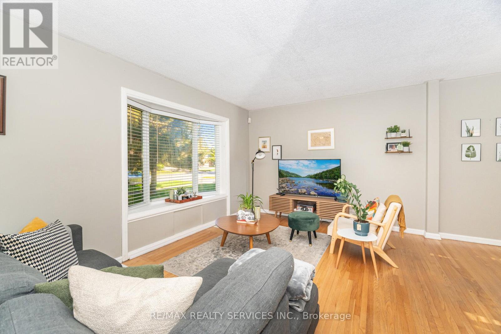 85 Eldomar Avenue, Brampton, Ontario  L6W 1P9 - Photo 9 - W12446735