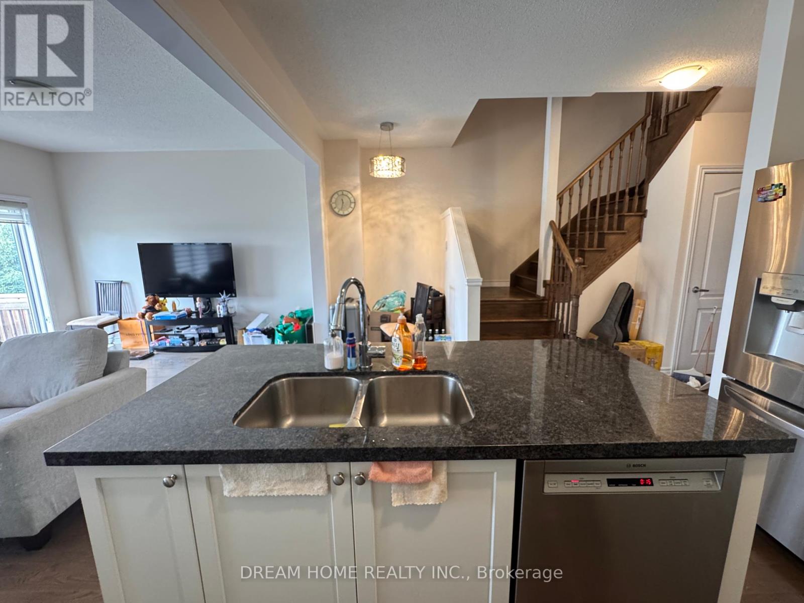 3048 Cascade Common, Oakville, Ontario  L6H 7E3 - Photo 6 - W12446750
