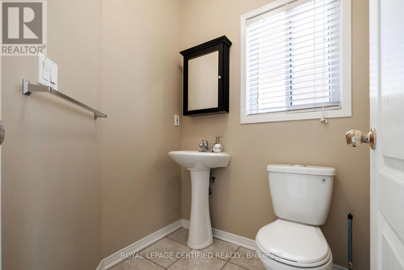 11 Briarcroft Road, Brampton, Ontario  L7A 1X6 - Photo 8 - W12446751