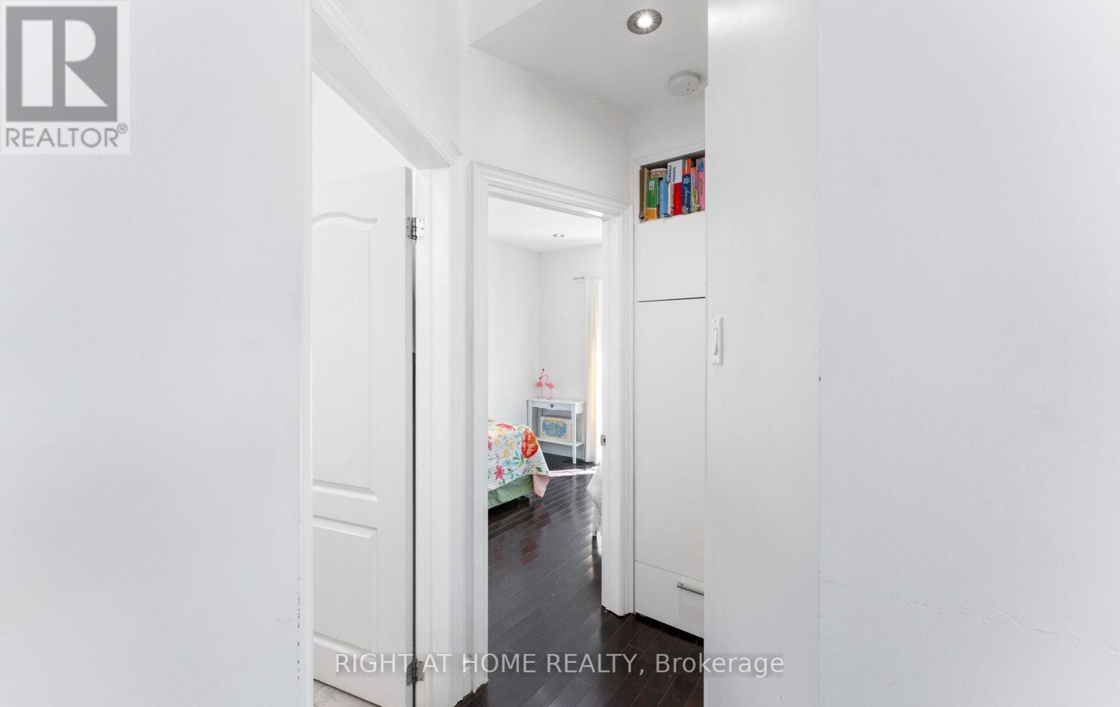 111 Fourth Street, Toronto, Ontario  M8V 2Y6 - Photo 10 - W12446754