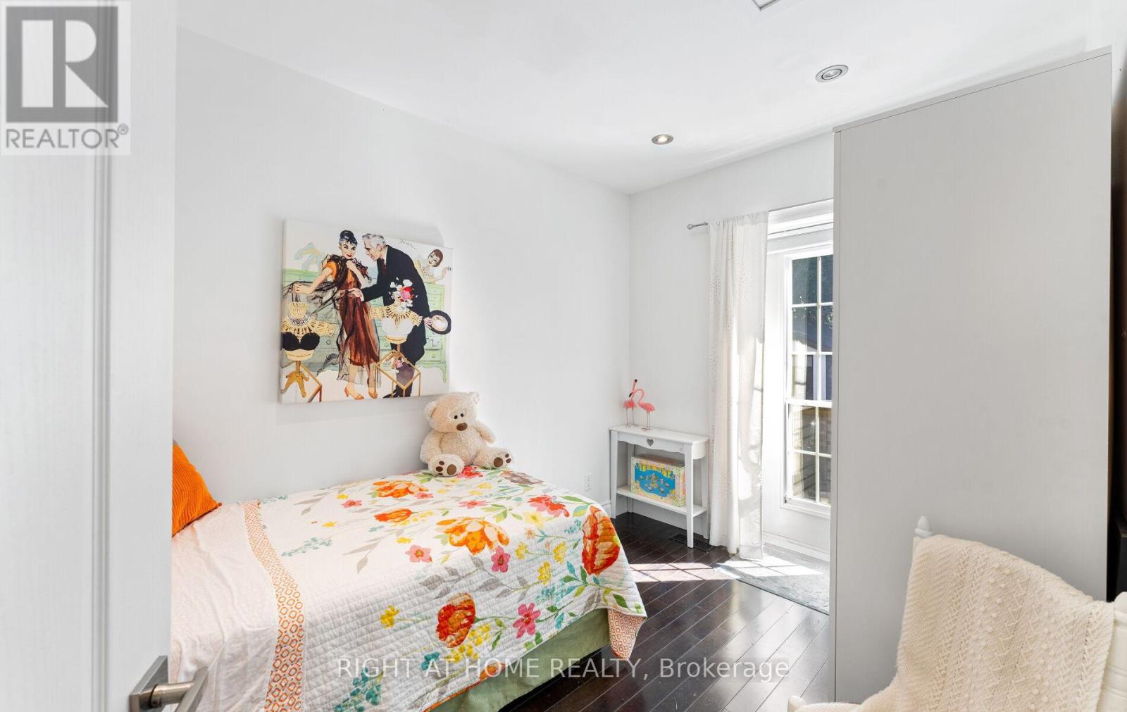 111 Fourth Street, Toronto, Ontario  M8V 2Y6 - Photo 11 - W12446754